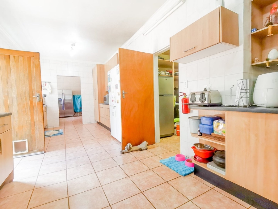 7 Bedroom Property for Sale in Parklands Western Cape